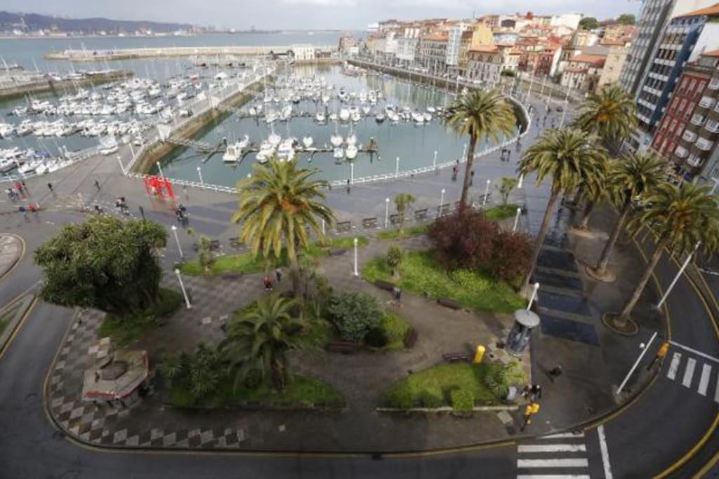 Espacioso 140 M2 Y Calidad A 250 Metros Playa Y Puerto Deportivo 5hab 2 Banos Vut2917as Gijón